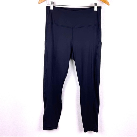 Athleta Ultimate Stash 7/8 Tight in Navy 07 - Picture 12 of 13
